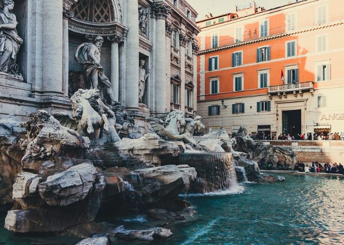 facts about the Trevi Fountain, interesting facts about the Trevi Fountain