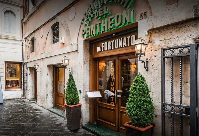 best restaurants near pantheon Rome, places to eat near pantheon Rome, popular restaurants near pantheon Rome,