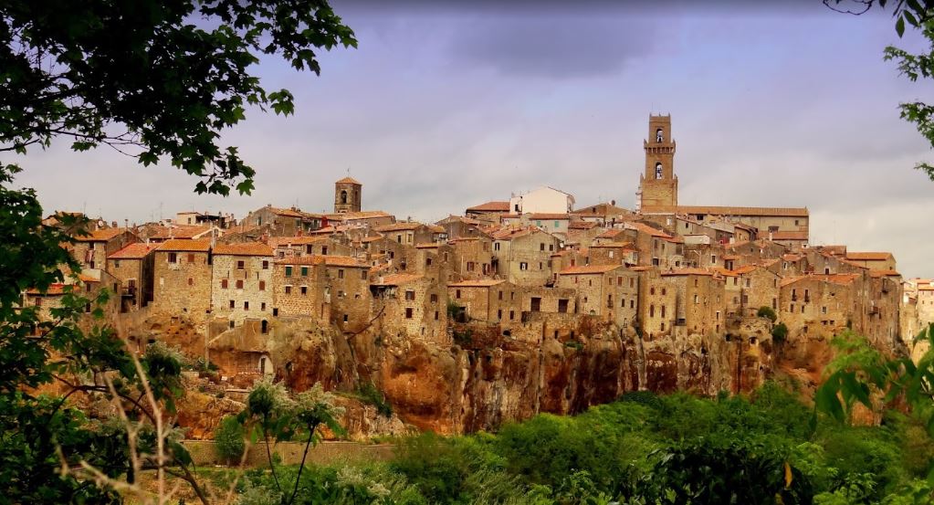 towns outside Tuscany to visit, famous towns in Tuscany,