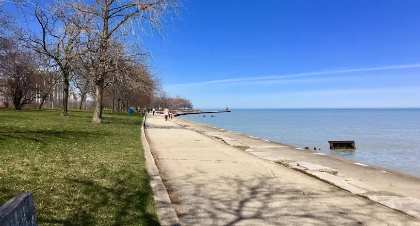 Go through the list of Famous Beaches in Chicago to plan a budget-friendly trip. We have provided the address of all beaches so that you can choose the nearest one. 