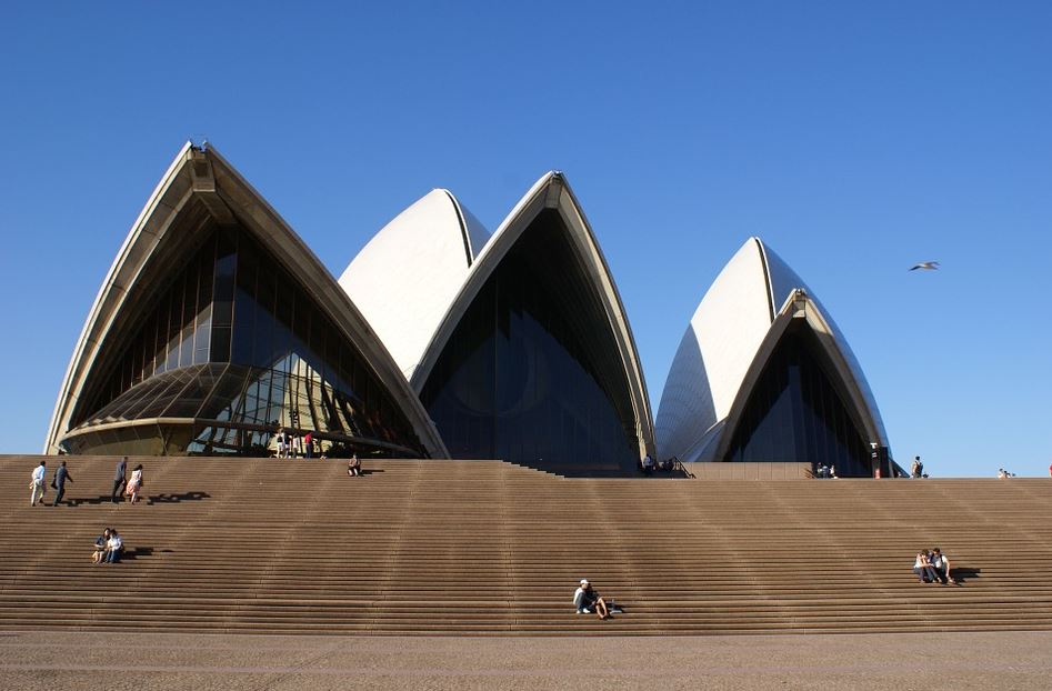 a trip to the Sydney Opera House, Complete Route Guide to Visiting the Roman Sydney Opera House, Best Route to the Sydney Opera House, taxis to reach this Sydney Opera House, train route to reach this Sydney Opera House,