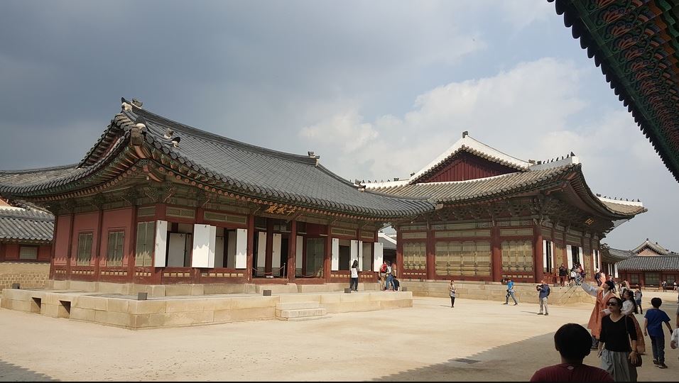 Best Route to the Gyeongbokgung Palace, taxis to reach this Gyeongbokgung Palace, train route to reach this Gyeongbokgung Palace, convenient route to Gyeongbokgung Palace