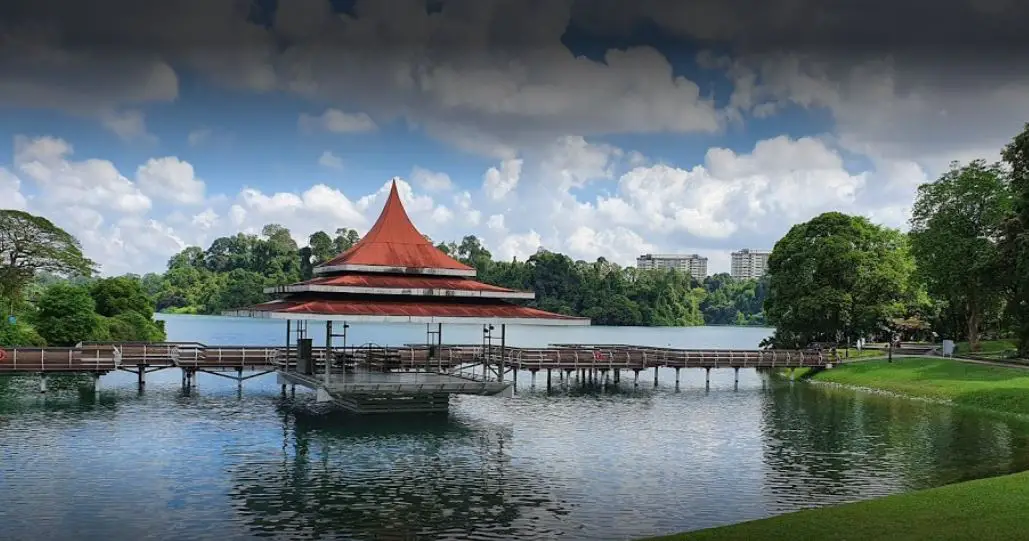 lakes of Singapore in summer vacations, lakes in Singapore, lakes in Singapore city, number of lakes in Singapore, best lakes in Singapore in summer vacations, lakes of Singapore city, lakes around Singapore in summer, famous lakes in Singapore