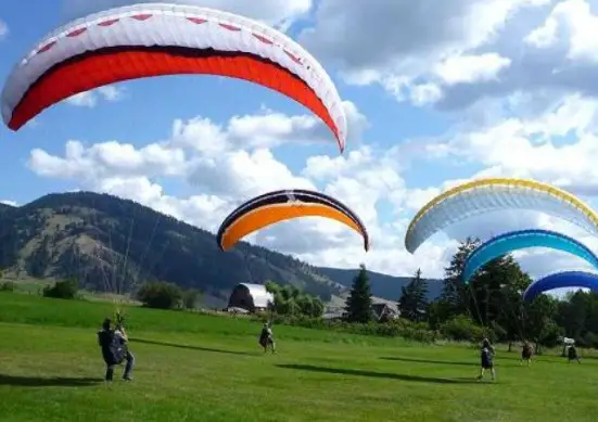 Paragliding in Lauterbrunnen, Switzerland, cheapest paragliding in Switzerland, famous place in Switzerland for paragliding, popular paragliding in Switzerland, best paragliding place in Switzerland 