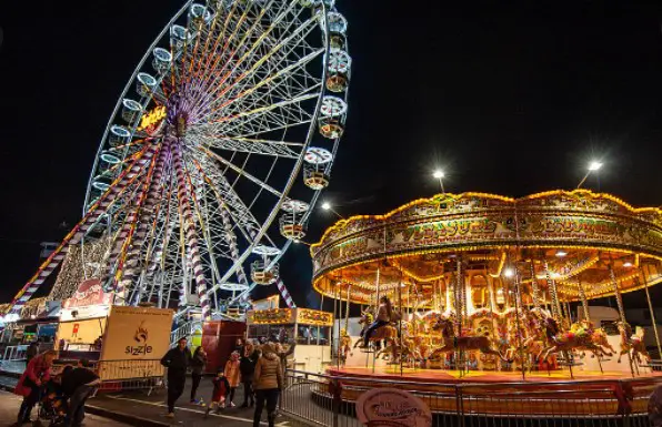  popular things to do in Dublin at Christmas, top things to try in Dublin for Christmas, best things to try at Christmas in Dublin, popular things to try in Dublin, Ireland, best landmarks of Dublin City during Christmas, thing to try in Dublin during Christmas