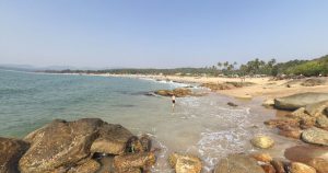anjuna beach famous for, popular places in north Goa, famous water sports in Goa