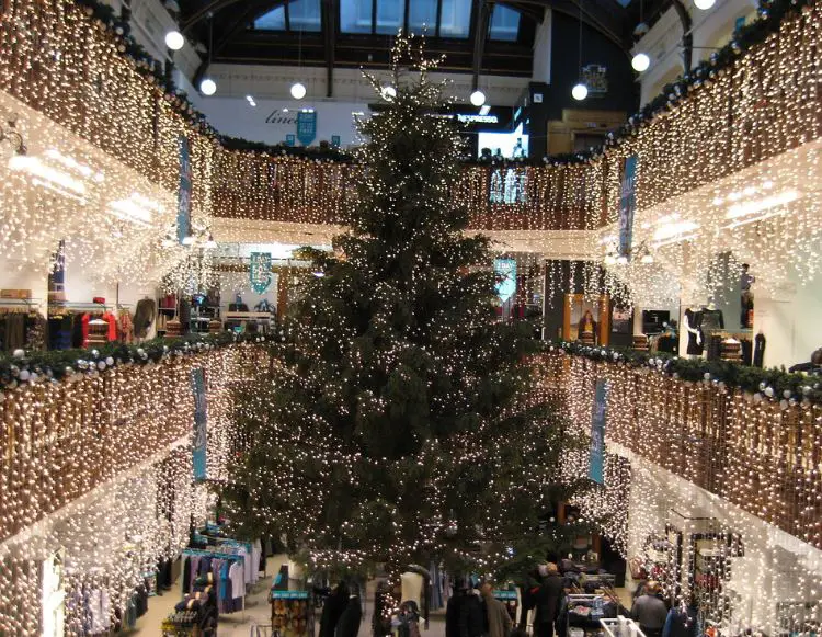 Celebrate Christmas in Edinburgh Scotland | Edinburgh Christmas Things ...