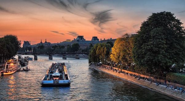 Places to Spend New Year's Eve in Paris, best Places to Spend New Year's Eve in Paris, Where to spend New Year eve in Paris