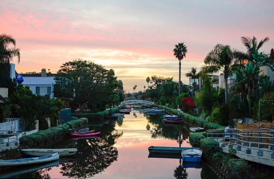 Walk along the Venice Canals