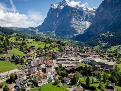  Top 10 Tourist Attractions in Switzerland, Mentioned top 10 attractions in Switzerland, contains the list of all the landmarks and best places in Switzerland