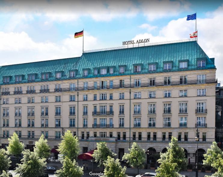 best hotels near Reichstag Building Berlin, hotels close to Reichstag Building Berlin 