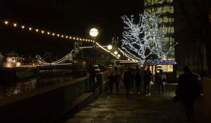 popular Christmas market in London, crowded Christmas market in London. 