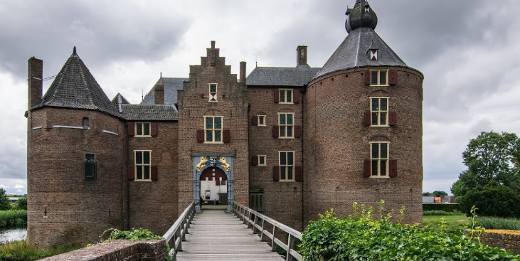 beautiful castles in the Netherlands, Popular Castles in the Netherlands, Top Dutch Castles, Famous Castles in Netherland