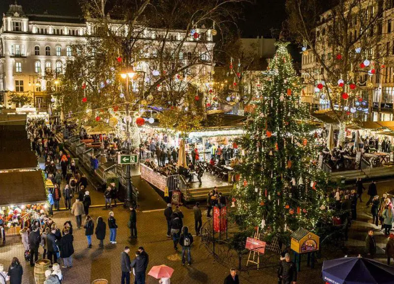 Best Christmas Markets in Budapest | Budapest Christmas Markets 2019