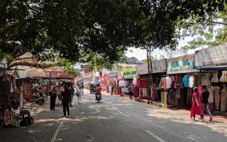  shopping in Kochi, dress shopping in Kochi, saree shopping in Kochi India, shopping place in Kochi