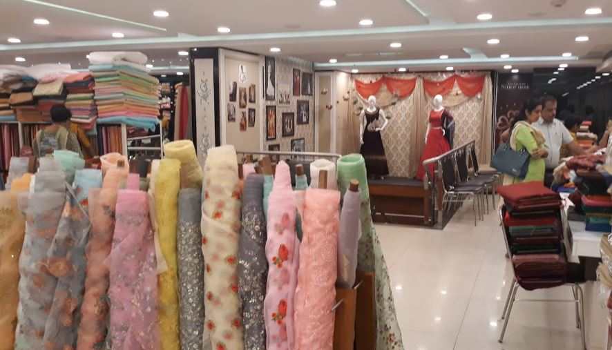 shopping in Kochi, dress shopping in Kochi, saree shopping in Kochi India