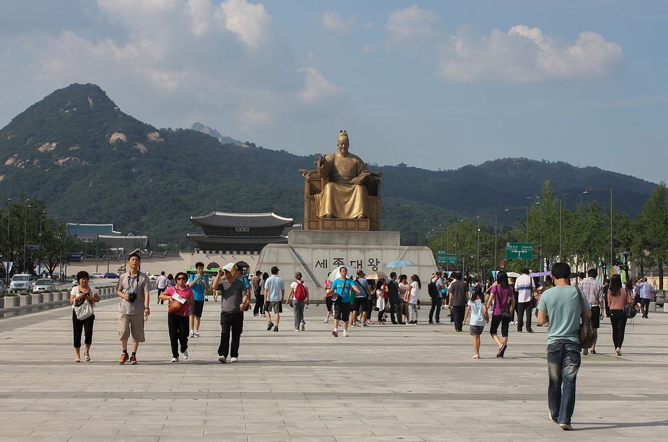 a trip to the Gyeongbokgung Palace, Complete Route Guide to Visiting the Gyeongbokgung Palace, Best Route to the Gyeongbokgung Palace, taxis to reach this Gyeongbokgung Palace, train route to reach this Gyeongbokgung Palace