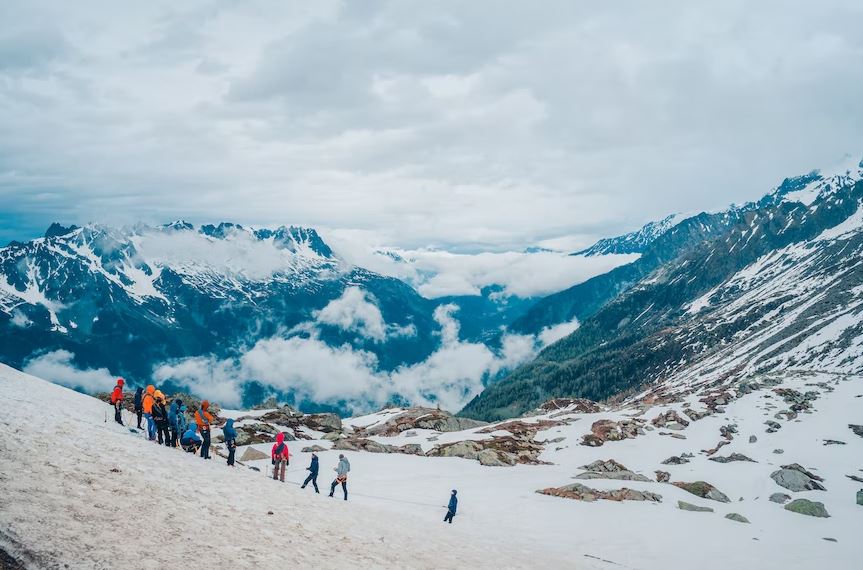 zorbing in Manali, cable car in Manali, museum of Himachal culture & folk art, places to explore in Manali, peaceful things to do in Manali, Manali trip in December